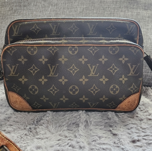 Louis Vuitton Vintage Nile Monogram shoulder bag